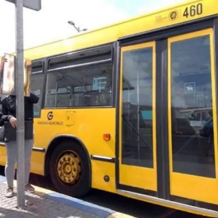 2 Palmas Free Parking *